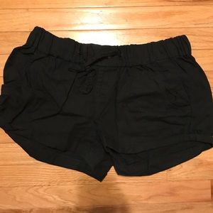 Jessica Simpson Short shorts - size 32, black